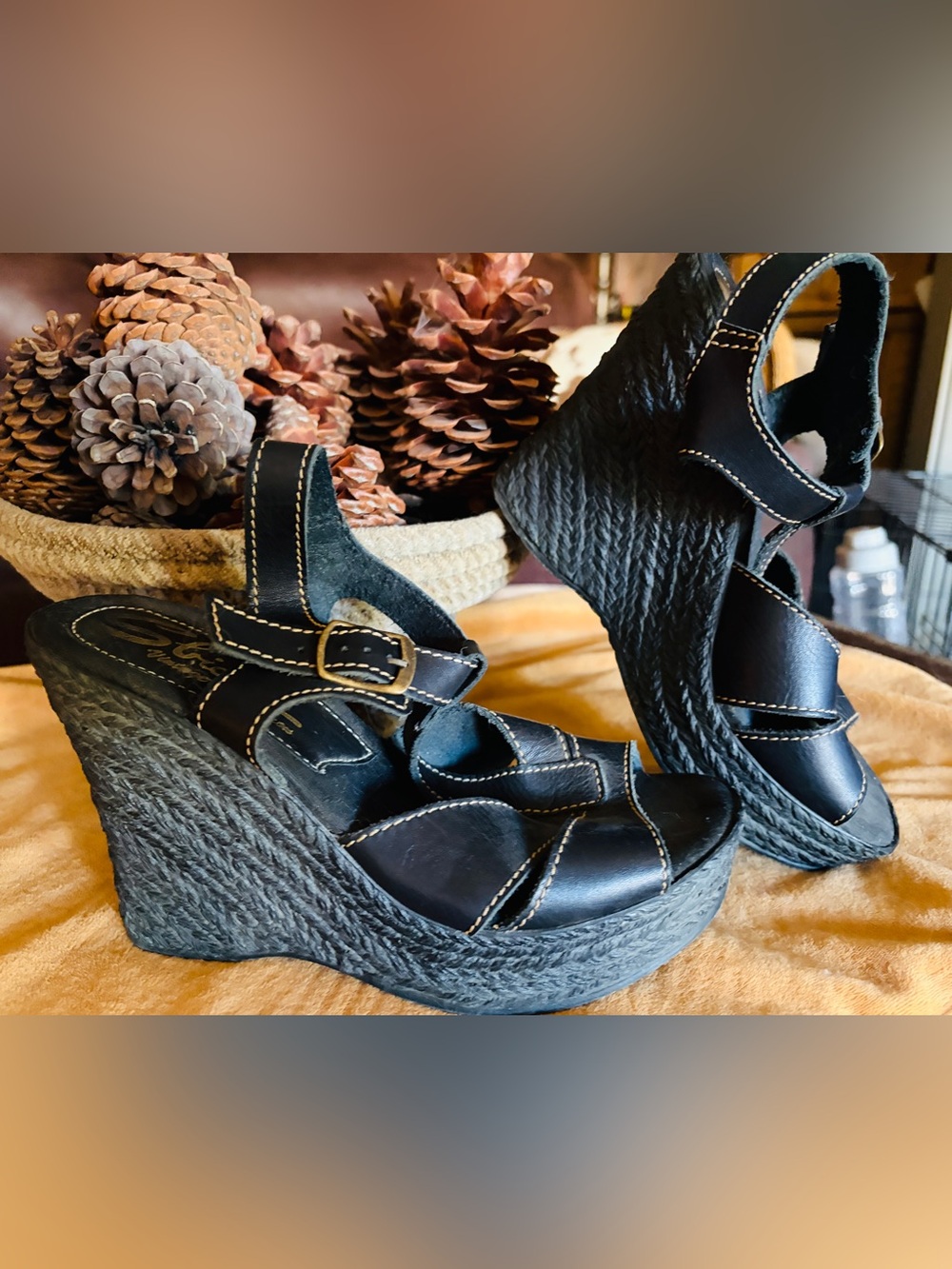 SBICCA VINTAGE COLLECTION SANDALS - 4.5” HEEL WITH 1” PLATFORM BLACK SIZE 7 NICE